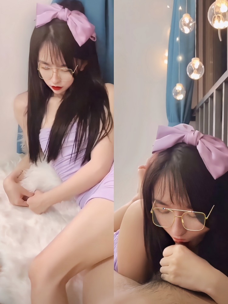 女神面容的小姐姐帮男友口。国产极品身材