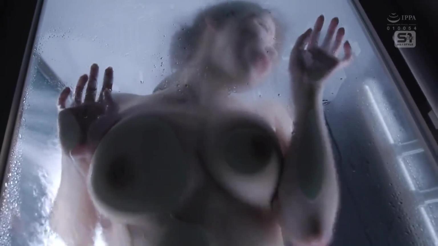 柔软奶子磨蹭，勾引得鸡巴直翘