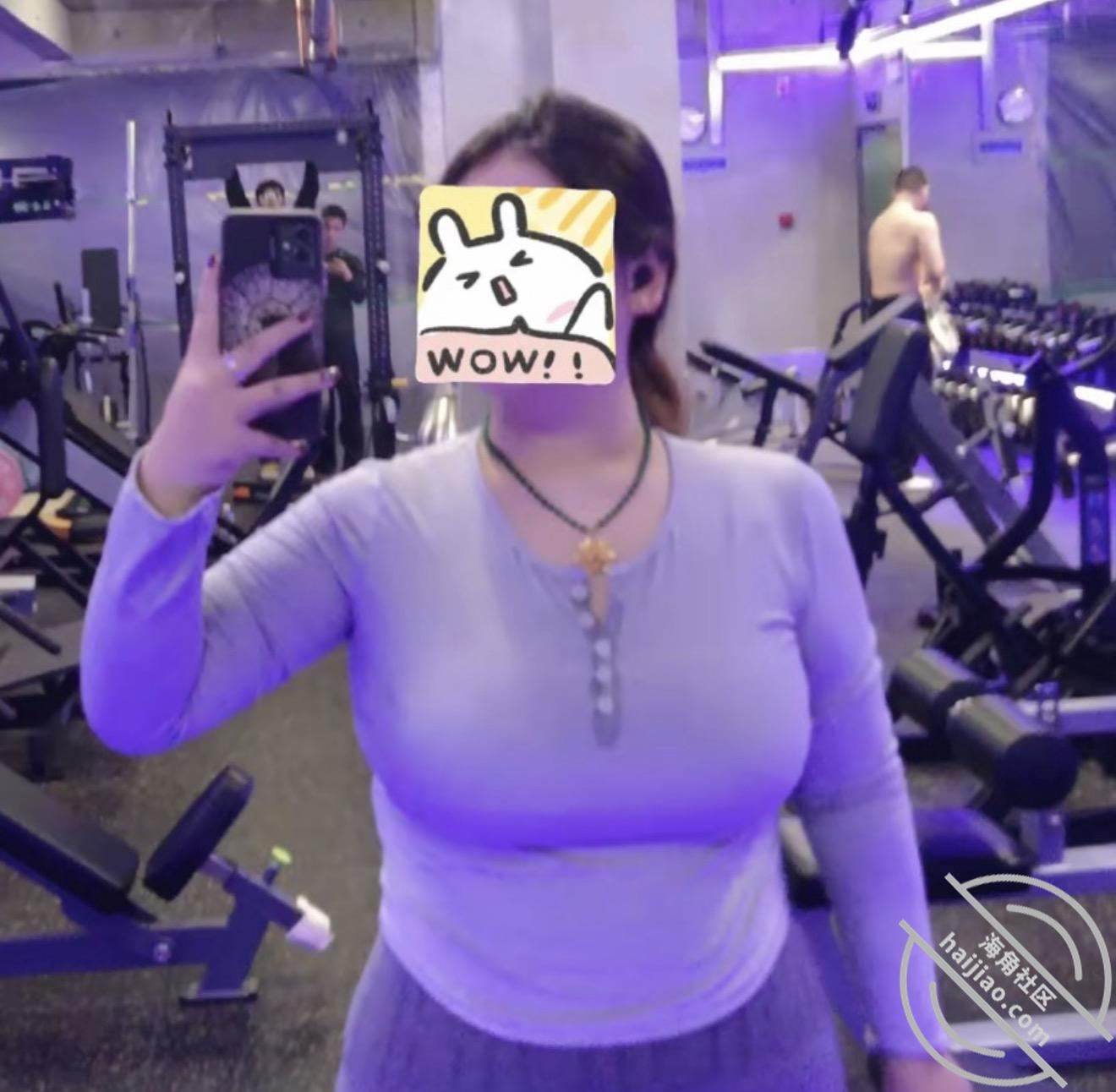 坦克老婆这么爱健身，原来和教练有一腿，被带绿帽了