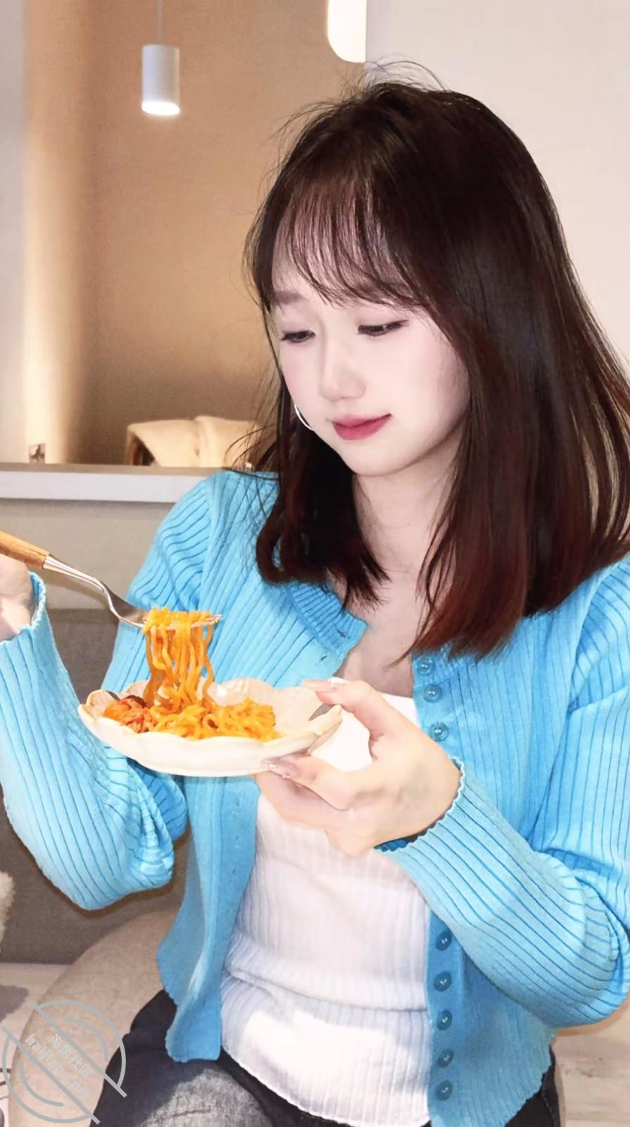 沈阳反差大四女大朱思雯