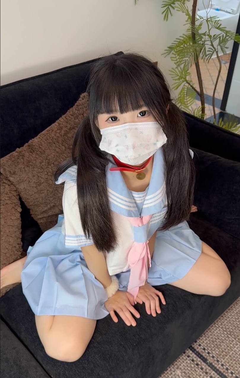 QQ糖作为圈内小有名气的网黄博主，以精致五官和半遮面神秘感迅速圈粉，身材凹凸有致，风格大胆，作品风格融合御姐风、萝莉反差真实互动，擅长御姐、粉嫩学生诱惑、金主调教等反差角色，深受宅男狂热追捧，也是无数宅男意淫的对象，喜欢她就赶紧点击加入吧