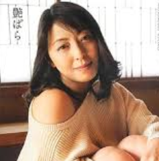 村上凉子（中村里佳子、黑木菜穗、山崎千夏）