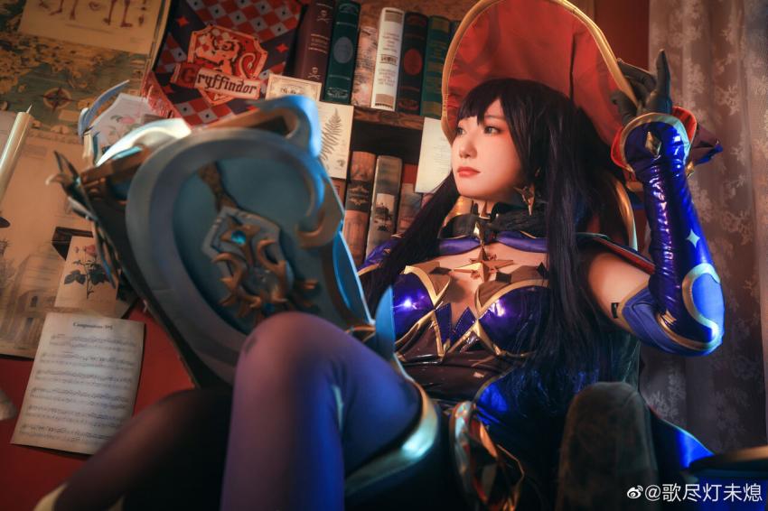 [歌尽灯未熄] 莫娜•梅姬斯图斯