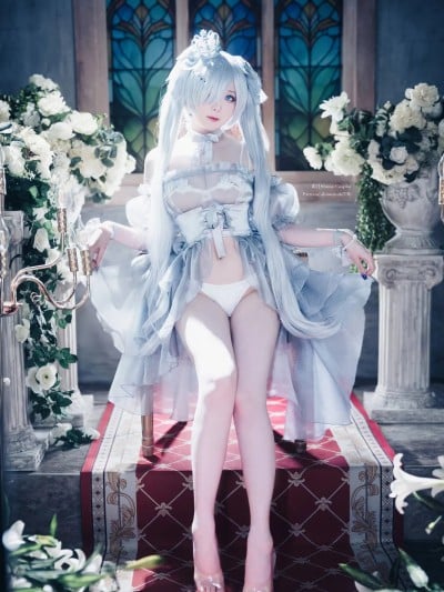 霜月shimo cosplay Cinderella – NIKKE