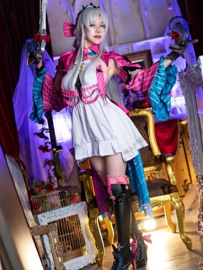 Hatori Sama cosplay Carlotta – Wuthering Waves