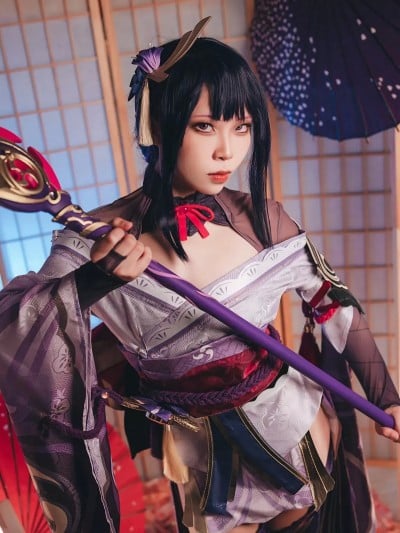 Tokar 浵卡 (laurus0711) cosplay Raiden Shogun