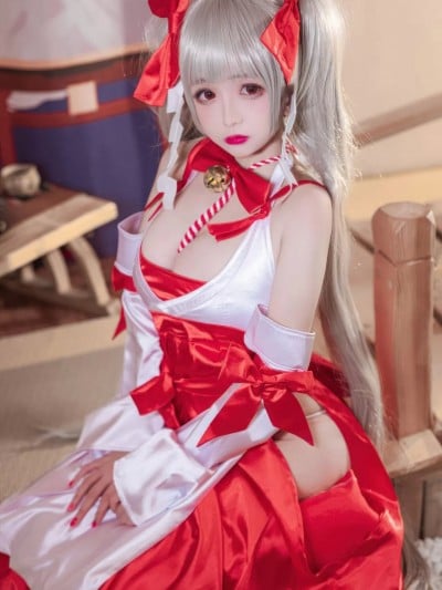 日奈娇 - 碧蓝航线 可畏巫女