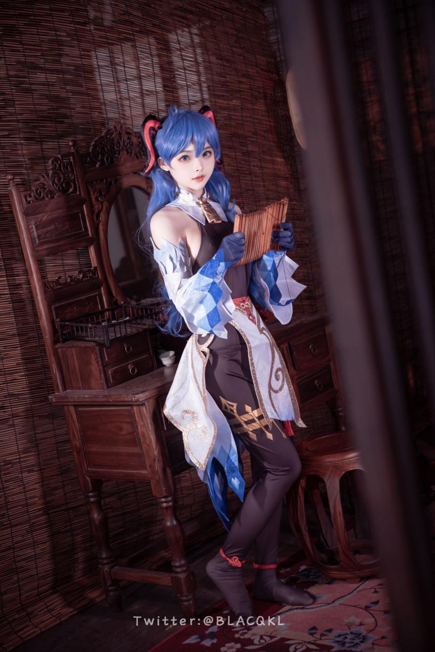 白莉爱吃巧克力 - 甘雨