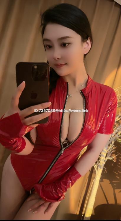 奶雯 NO.012 红色战衣