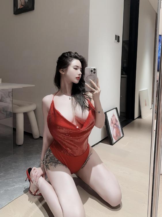 阿色 NO.020 红色低胸