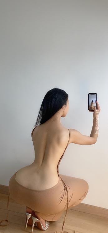 俏妞qiaoniuTT NO.039 露背连衣裙