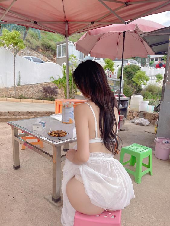 就是阿朱啊 NO.219 撩开裙子