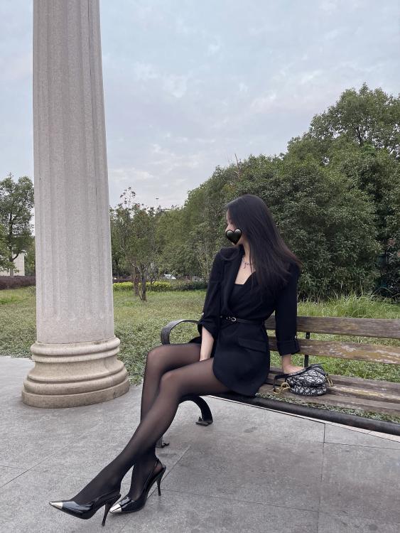 软妹小九九 NO.014  黑丝户外