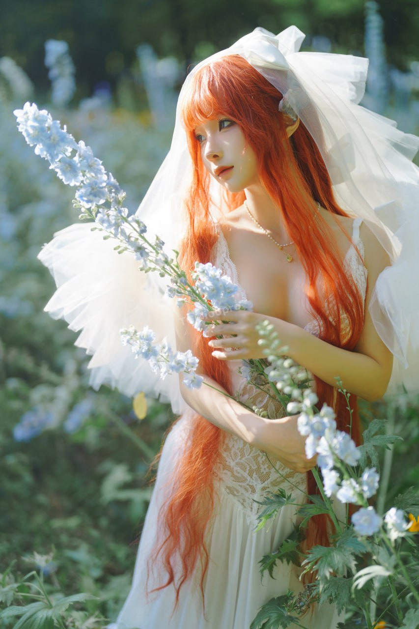 蠢沫沫 《花丛婚纱》