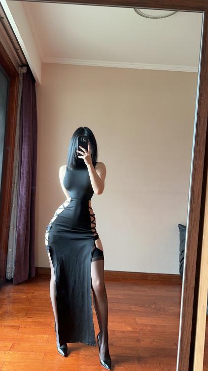 俏妞qiaoniuTT NO.127 国风黑丝开叉旗袍