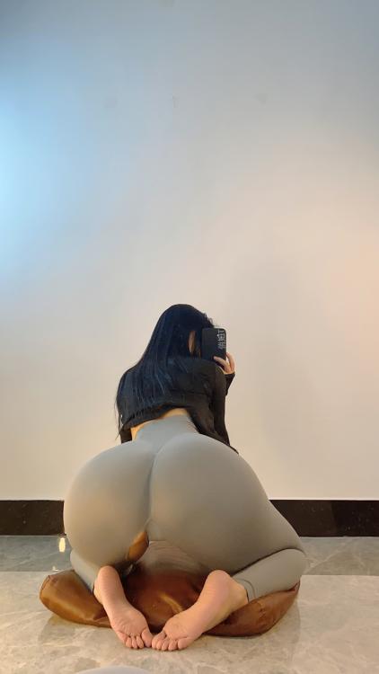 俏妞qiaoniuTT NO.040 满屏怼脸