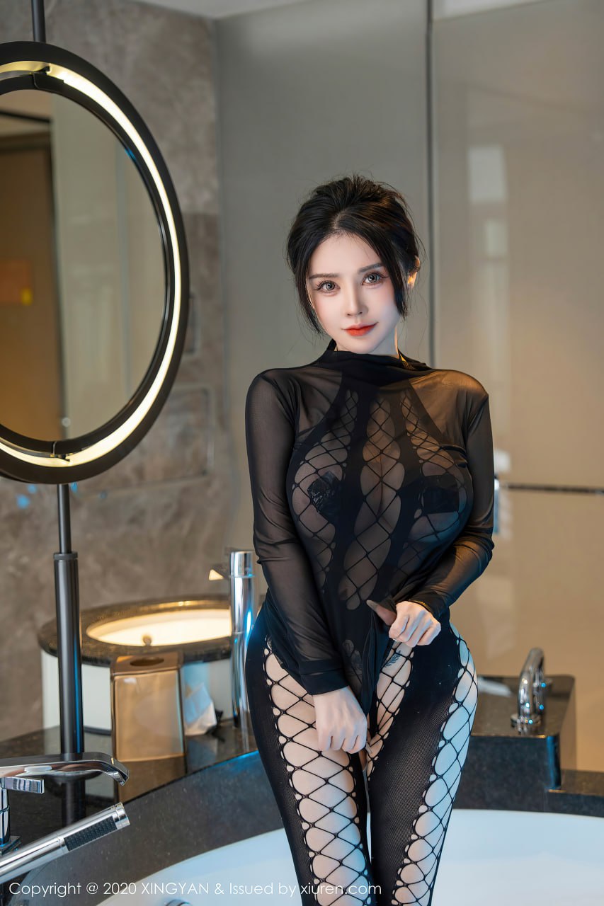 #潘娇娇巨乳翘臀御姐渔网连体衣