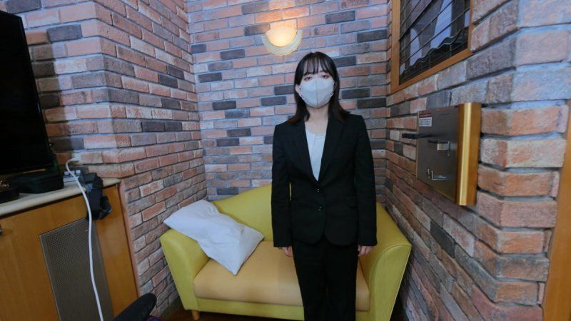 CP0440 从职场直奔汽车旅馆！明明看起来很认真，却在淫穴和阴蒂都高潮到不行，中出出道作♥在阴道内观察满满精液的阴道 FC2-PPV-4813109