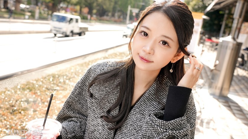 SIRO-5495 霞是30岁公务员第一名，笑起来可爱，翘起腿，还问名字。离谱的雕像炸了！ ③【初测】上线服→AV试映会2413