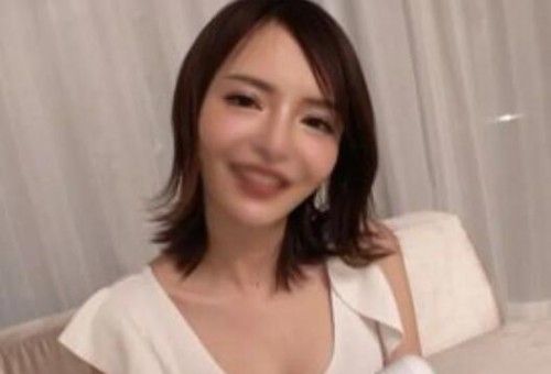 【无/本编露脸】夜店发现到轻浮中出婊子！中年男人肉棒抽插中出 FC2-PPV-4544286