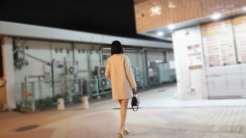 【初次拍摄】新婚人妻花恋28岁♡结婚1年后性爱次数大幅减少…背叛丈夫，偷情自拍！年轻妻子因为太痒，自己主动应徵不伦，用别人的鸡巴高潮疯狂，大量颜射让她完全堕落♡ FC2-PPV-4804125