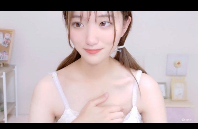 展现大胆掰穴的黑色长髮白皙清纯妹 FC2-PPV-4799244