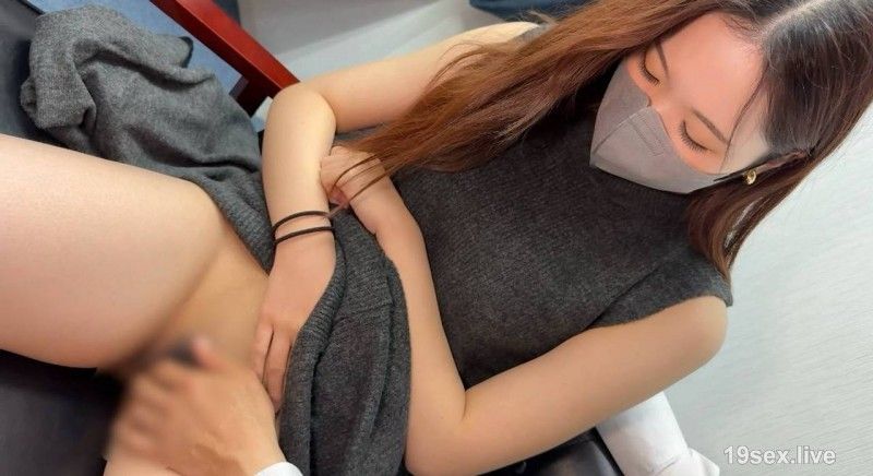 【完全素人&初次拍摄】害羞又超可爱身材超棒的19岁女大学生。因为太容易被说服，就任由对方大量中出…有特典 FC2-PPV-4812512