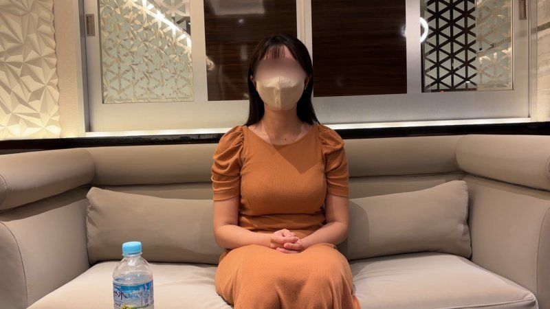 【性爱天才再次登场】太过色情的25岁护理师。让杂鱼淫穴高潮到痉挛，再用强制口交和勐烈活塞运动让她高潮→无套颜射 FC2-PPV-4731955