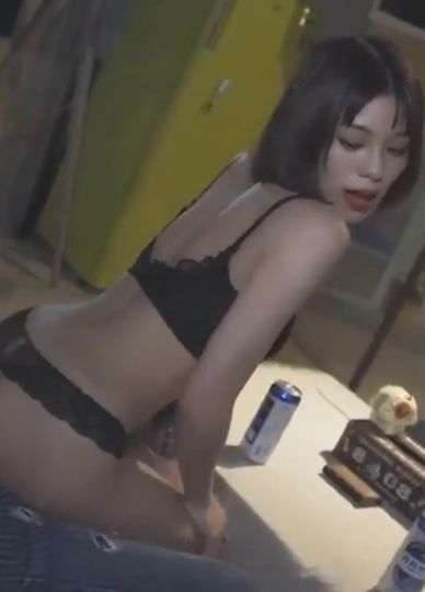 麻豆最新~国产AV刺青师冷艳刺青师性爱成瘾高潮再起