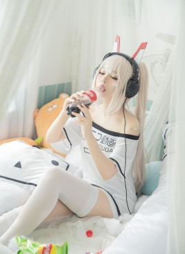 黑猫猫-肥宅凌波