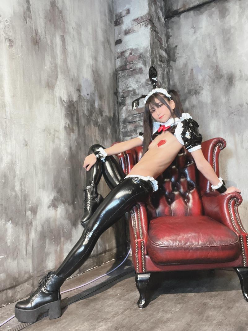 柳丸 - NO.15 [Fantia] 2022年12月写真合集(10期)-2022-12-09 逆バニーとクリスマスコミッションのおしらせ🎄 [46P]