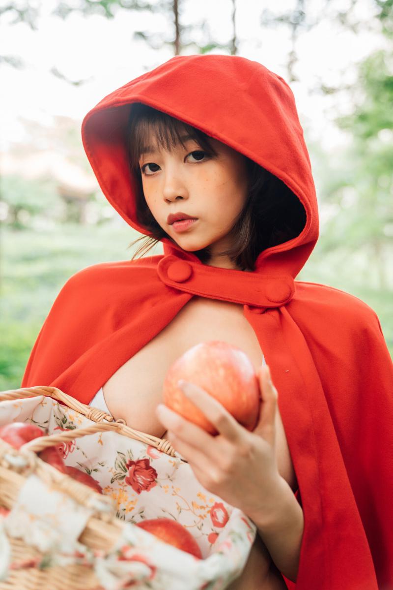 奈汐酱Nice 自撮り -小红帽