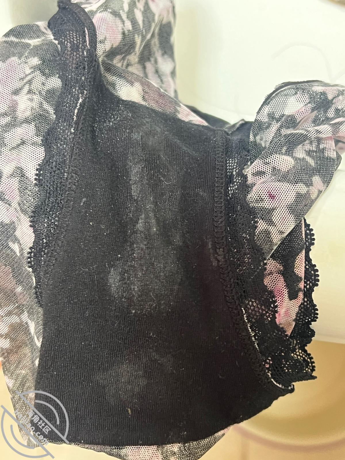 打胶隔壁少妇的原味内裤